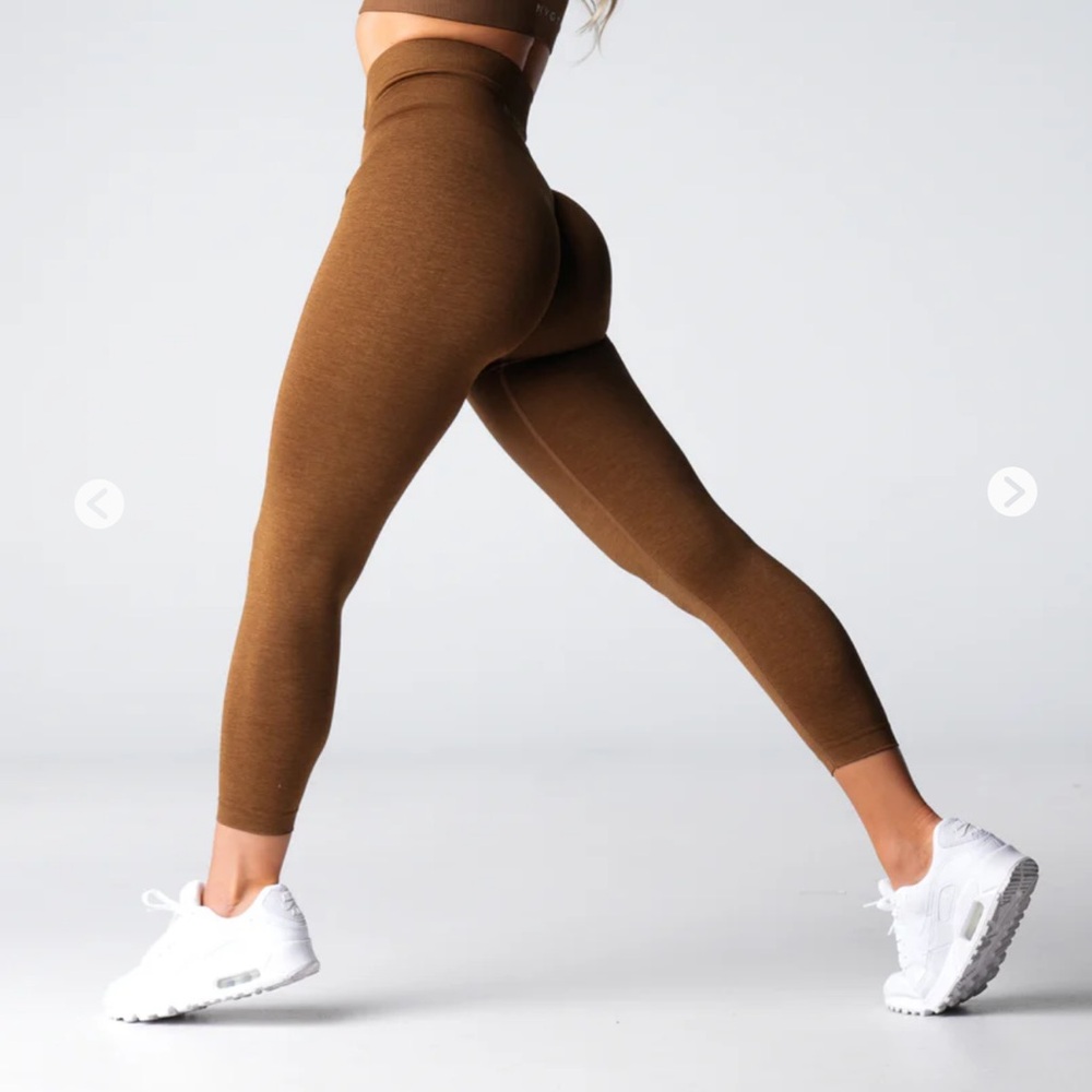 NVGTN seamless leggings in the color mocha